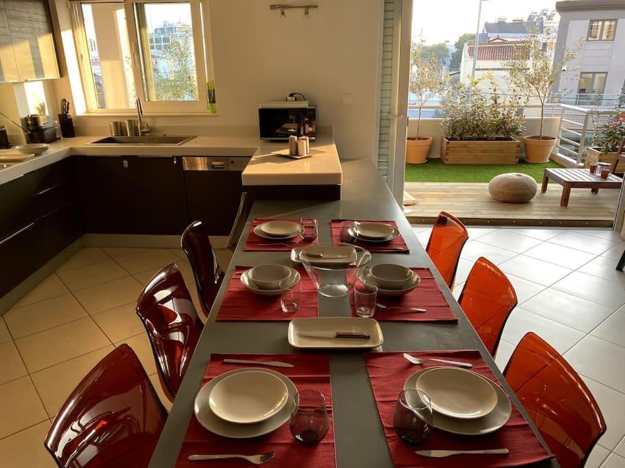 Spacious And Sunkissed 3Br & 2 Bathrooms Apartment Atene Esterno foto