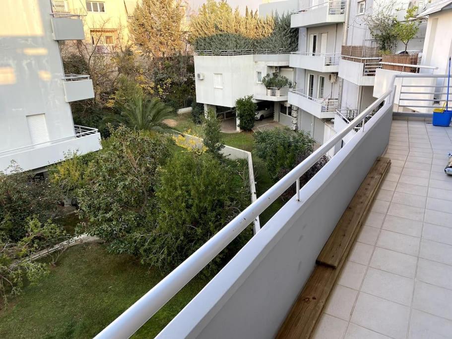 Spacious And Sunkissed 3Br & 2 Bathrooms Apartment Atene Esterno foto