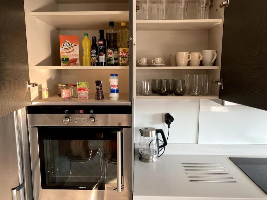 Spacious And Sunkissed 3Br & 2 Bathrooms Apartment Atene Esterno foto