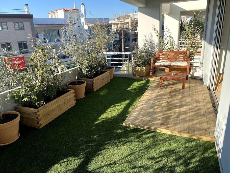 Spacious And Sunkissed 3Br & 2 Bathrooms Apartment Atene Esterno foto