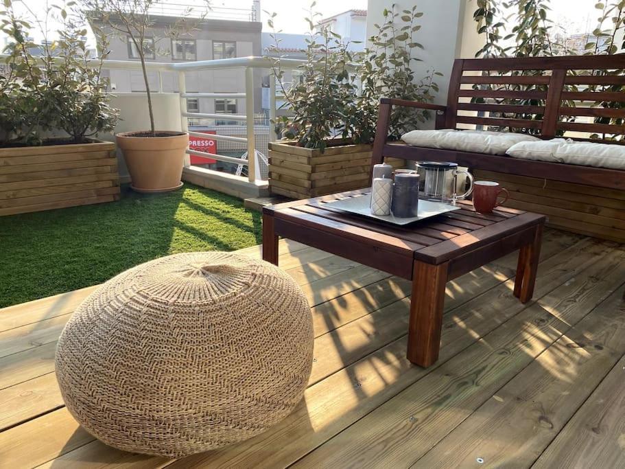 Spacious And Sunkissed 3Br & 2 Bathrooms Apartment Atene Esterno foto