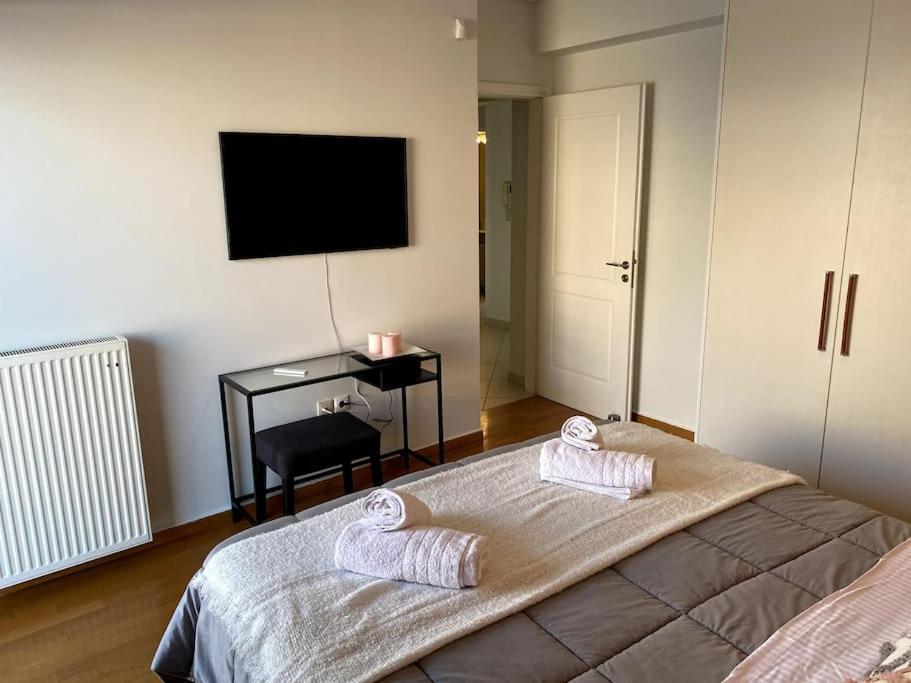 Spacious And Sunkissed 3Br & 2 Bathrooms Apartment Atene Esterno foto