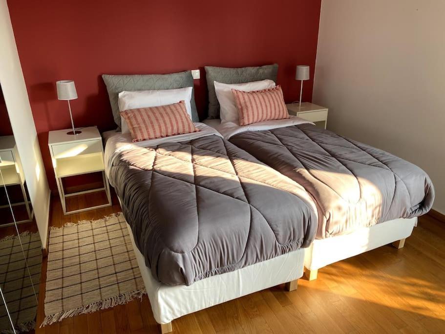 Spacious And Sunkissed 3Br & 2 Bathrooms Apartment Atene Esterno foto