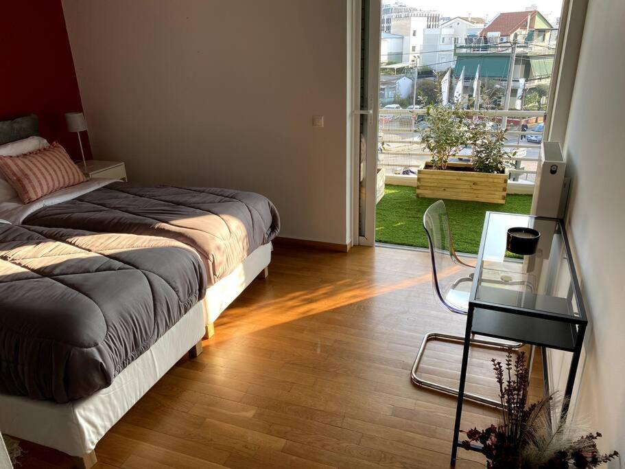 Spacious And Sunkissed 3Br & 2 Bathrooms Apartment Atene Esterno foto