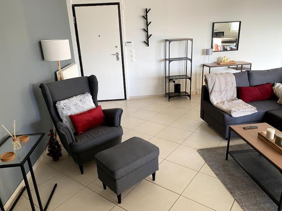 Spacious And Sunkissed 3Br & 2 Bathrooms Apartment Atene Esterno foto